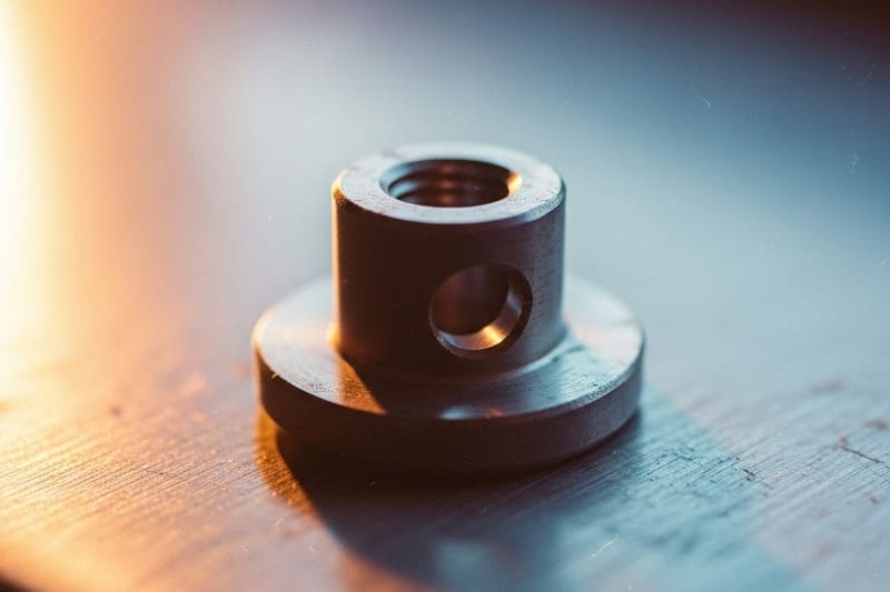 沉头孔与沉头孔:了解它们在加工中的差异和应用 - 面向 B2B 制造业的精密定制工业解决方案